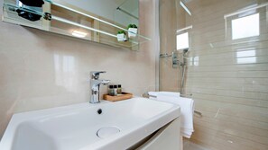 Hårføner og håndklær