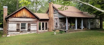 Authentic 1800s Century Kentucky Log Cabin Land Bewteen the Lakes