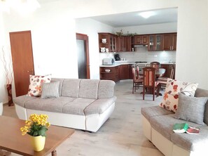TV - MONTE GRANDE - Three Bedroom Apartment (Pula)
