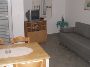 TV - Apartment in Sukošan with Balcony, Air condition, WIFI (4941-2) (Sukošan)
