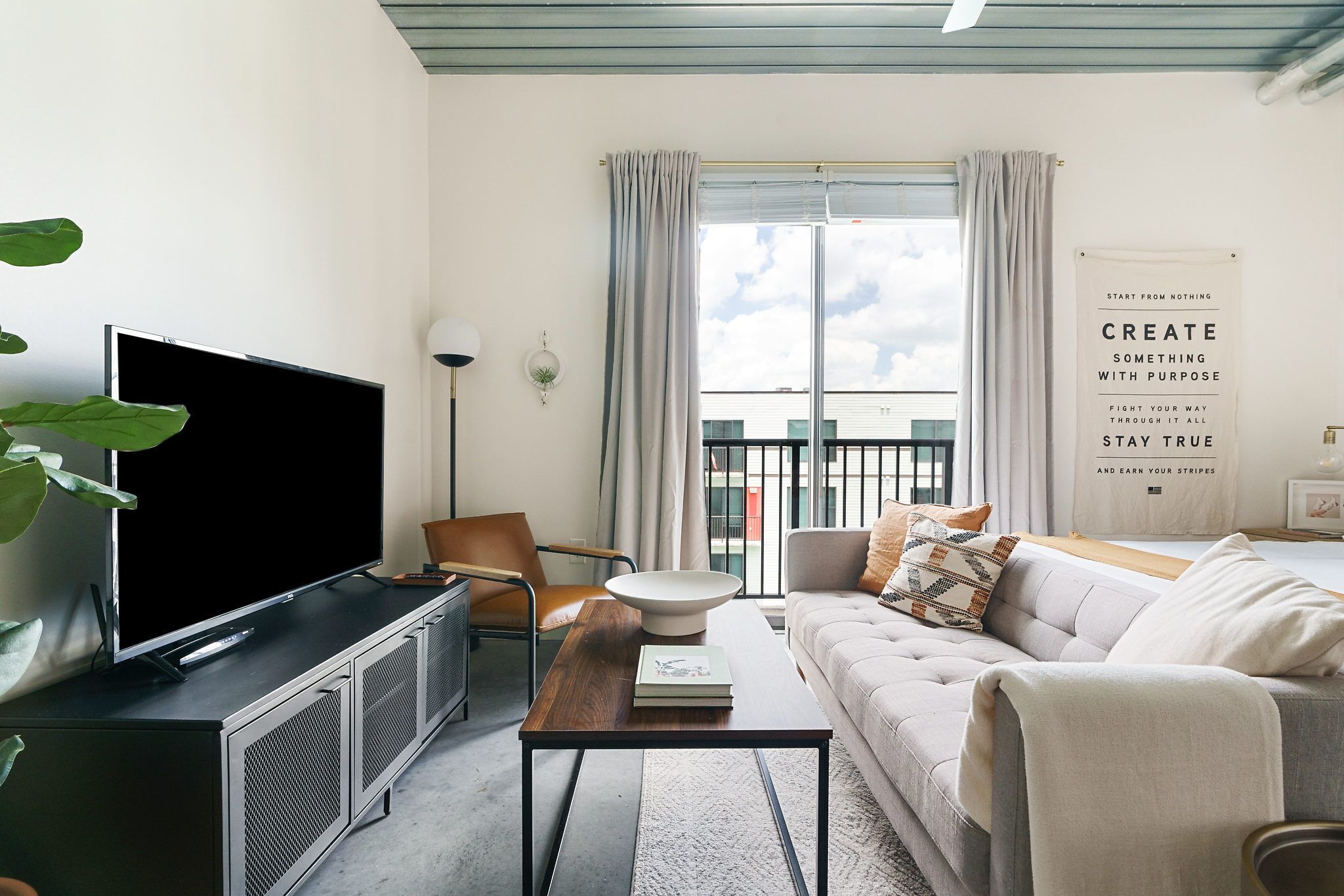 Lodgeur | Fantastic & chic studio loft | Midtown