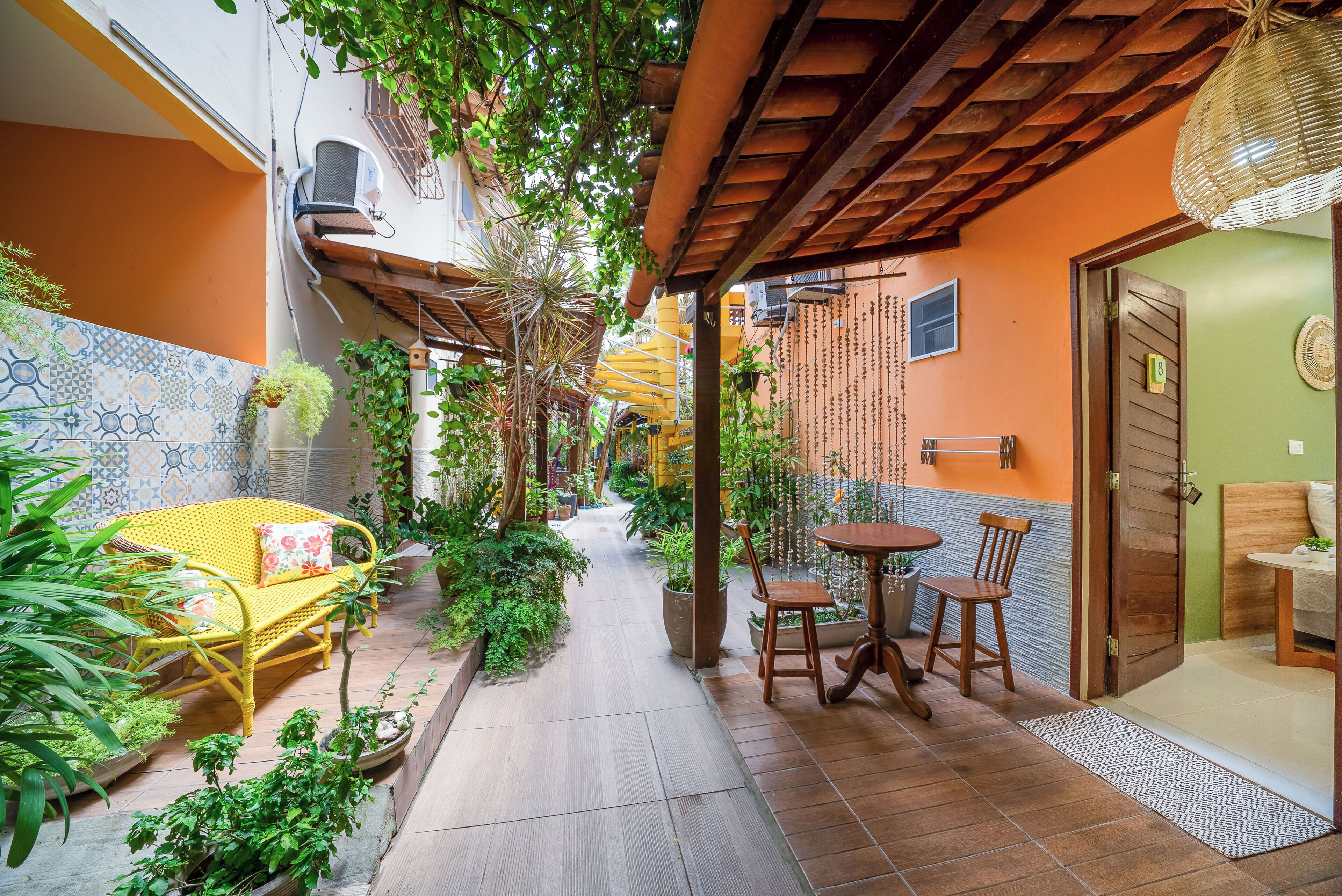 Habitación económica con 2 camas individuales | Minibar, espacio para trabajar con un portátil, cortinas opacas