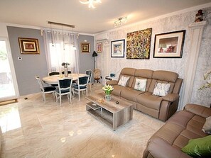 TV - Apartment in Fažana with Terrace, Air condition, WIFI, Washing machine (4957-1) (Fažana)