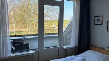 3 bedrooms, travel cot, free WiFi