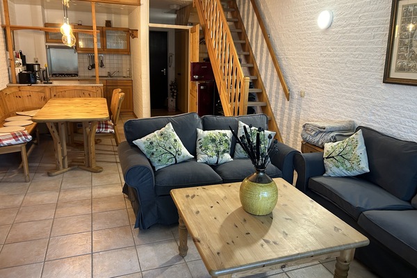 TV, libri, biblioteca musicale, impianto stereo