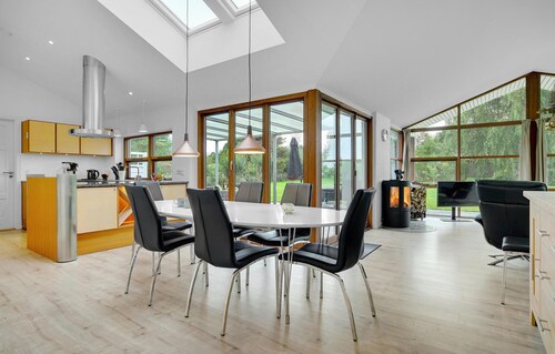 3 bedroom cozy home in Bogø By