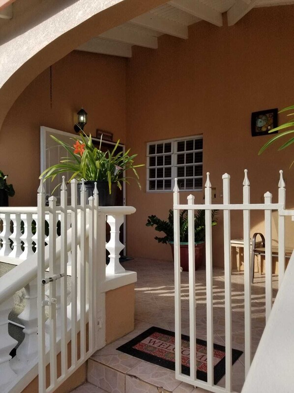 Exterior detail - Paradise near Limetree Beach (St Thomas)