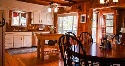 Bungalow on Buckeye - Pet Friendly in West Village