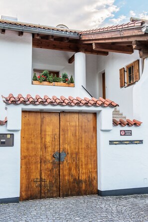 تفاصيل الفندق من الخارج