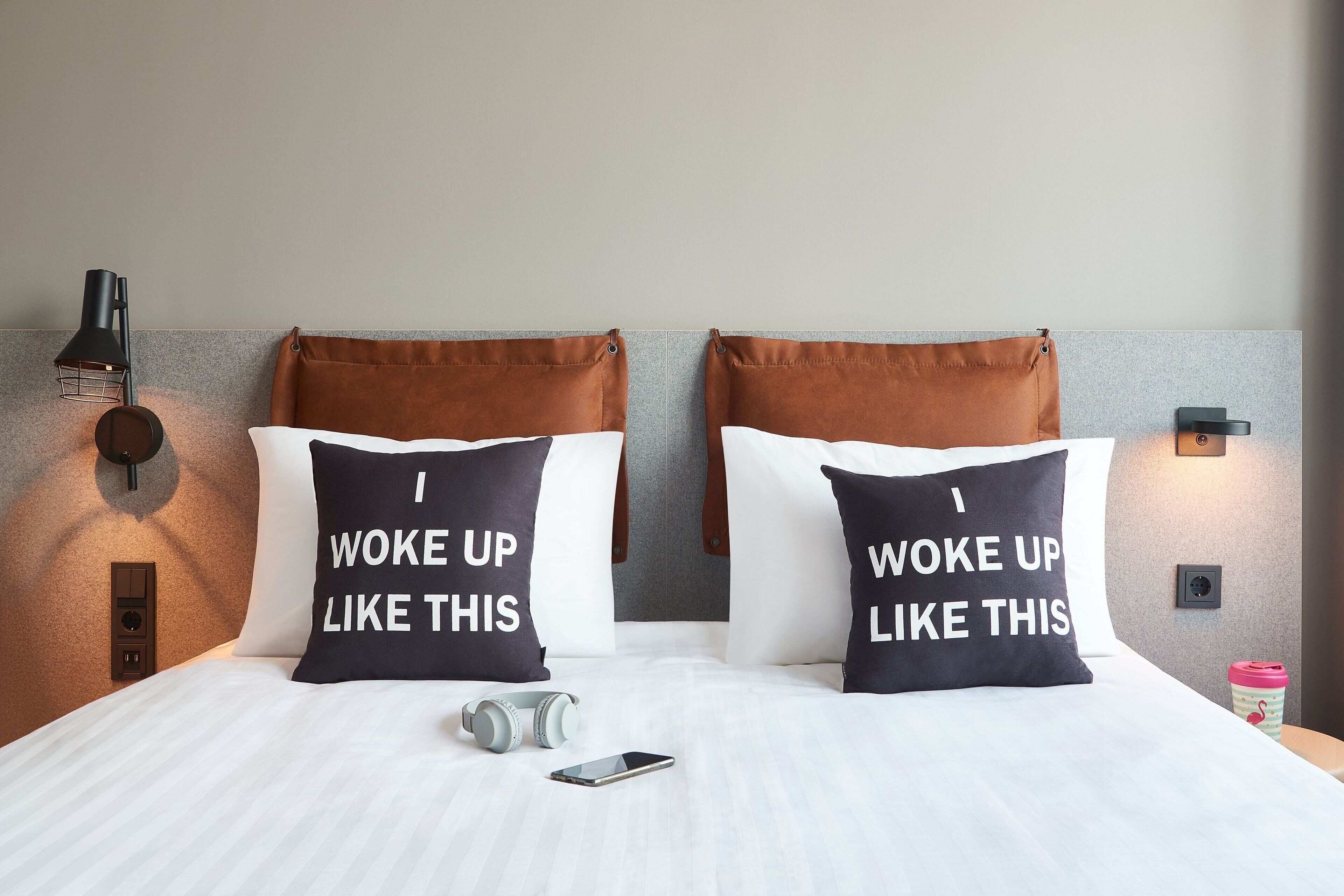 room, 1 queen bed, non smoking | 1 bedroom, desk, blackout curtains, soundproofing