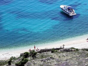 Sun loungers - Villa Calma, recharge your body and mind  (Gabonjin)