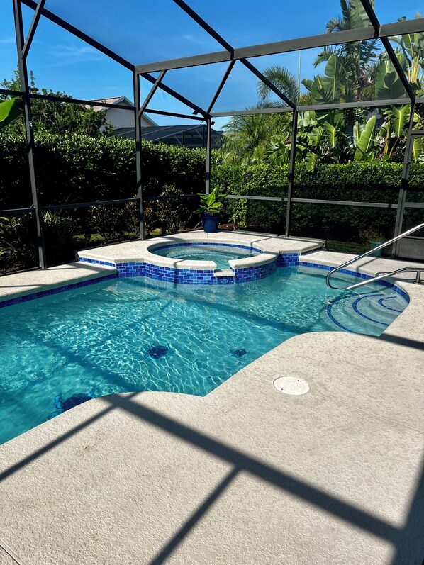 Outdoor pool, a heated pool - Lovely 4 bedroom villa sleeps 8. Sunny Private pool. (Davenport)