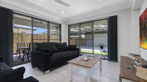 TV, Netflix, streaming services