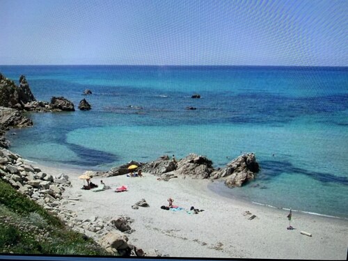 Single house with large garden and wonderful views.