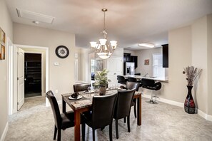 House, Multiple Beds (4329AC - Solterra Resort) | Dining