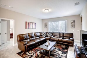 Huis, Meerdere bedden (4329AC - Solterra Resort) | Woonruimte