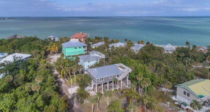 Near beach, includes golf cart , bikes , kayaks and pool , 5 stars. NCIC member