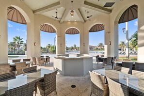 House, Multiple Beds (1300BW- Non Renting 5/1/2022 The Retr) | Outdoor dining