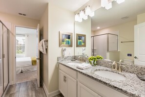 Casa, varias camas (9077HS-The Retreat at ChampionsGate) | Baño