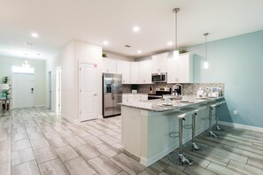 House, Multiple Beds (9077HS-The Retreat at ChampionsGate) | Private kitchen