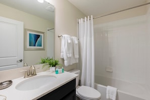 Villa, Plusieurs lits (1668MVD - NON-RENTING 6-12-2022 The R) | Salle de bain | Shampooing