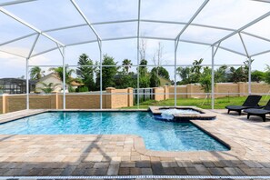 Villa, varias camas (1654MVD-The Retreat at ChampionsGate) | Piscina | Una piscina al aire libre