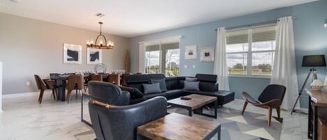 Ferienhaus, Mehrere Betten (1620MC-The Retreat at ChampionsGate) | Wohnbereich