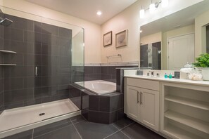 Apartment, Mehrere Betten (4741CTD- Storey Lake) | Badezimmer