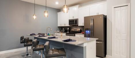 Townhome - flera sängar (8919SID-The Retreat at ChampionsGate) | Eget kök | Grytor/köksredskap