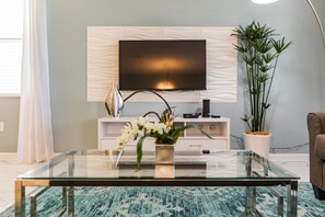 House, Multiple Beds (1559PW NON RENTING 8/15/21The Retreat) | Living room