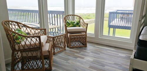 Bella Vista - Steps to Private Beach Family Escape