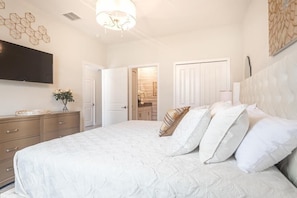 House, Multiple Beds (4563NL - Storey Lake Resort)