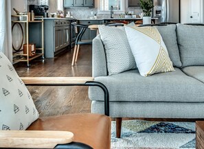 Smart-TV, Kamin, Stereoanlage, Arbeitsbereiche