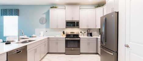 Villa, Multiple Beds (9046SID NON RENTING 11/27/2021- The R) | Private kitchen | Fridge, microwave, stovetop, dishwasher