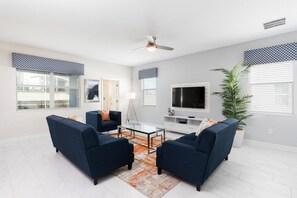 Living area - 9038sid-the Retreat at Championsgate (Davenport)