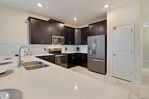 Villa, Multiple Beds (NON-RENTING (5/24/21) - 1533FD - The ) | Private kitchen