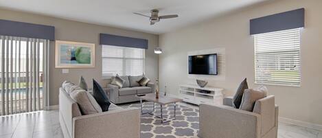 Villa, flere senger (NON-RENTING (5/24/21) - 1533FD - The ) | Oppholdsrom | Flatskjerm-TV