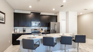 コンドミニアム ベッド (複数台) (8957SID-The Retreat at ChampionsGate) | 専用キッチン