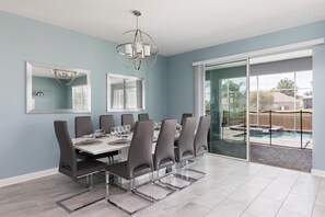 House, Multiple Beds (1664MVD-The Retreat at ChampionsGate) | Dining