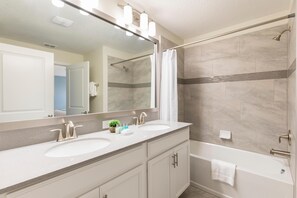 Condo, varias camas (8922SID- NON RENTING 042621The Retrea) | Baño