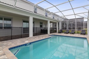Casa, varias camas (1517FD-The Retreat at ChampionsGate) | Piscina | Una piscina al aire libre