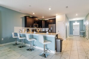 House, Multiple Beds (1517FD-The Retreat at ChampionsGate) | Private kitchen
