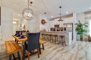 Condo, Multiple Beds (1589MVD-The Retreat at ChampionsGate) | Dining