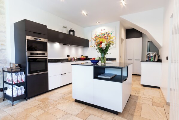 Microwave, oven, stovetop, dishwasher