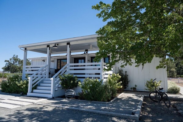 Unclassified image, 1 of 85, button