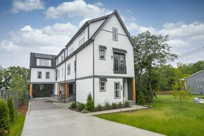 Exterior - BOHO Boutique Stay |3bd 2ba|10 Minutes to Lower Broadway| (Nashville)