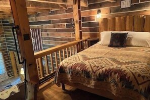 3 bedrooms, iron/ironing board, free WiFi, bed sheets - Contemporary Glamping with Native American Appeal! (Anna)