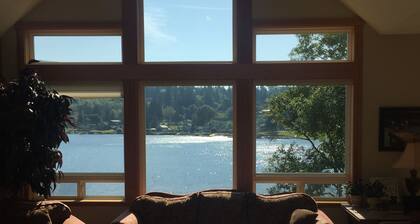 Lakefront retreat. Welcome to Big Lake. 4 Bedroom House