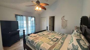 3 soverom, skrivebord, strykejern/-brett og wi-fi (inkludert)