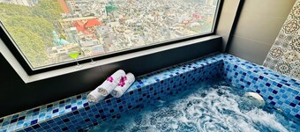 Happy Life Green Hotel